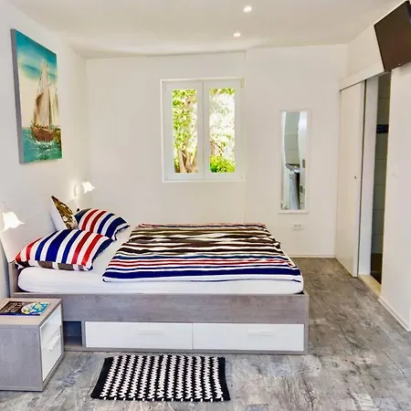 Luxury Studio 2 Near Palace And Beach *