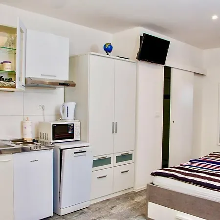 Luxury Studio 2 Near Palace And Beach 아파트