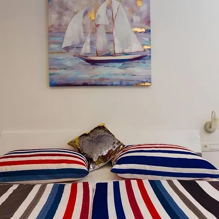 Luxury Studio 2 Near Palace And Beach 아파트 *