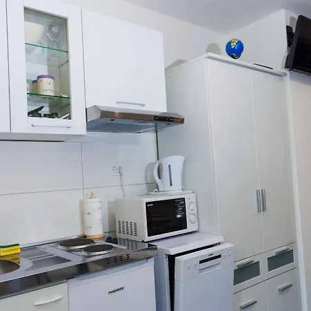 Luxury Studio 2 Near Palace And Beach 아파트